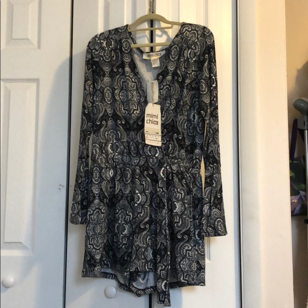 Blue white paisley romper short bell sleeve large